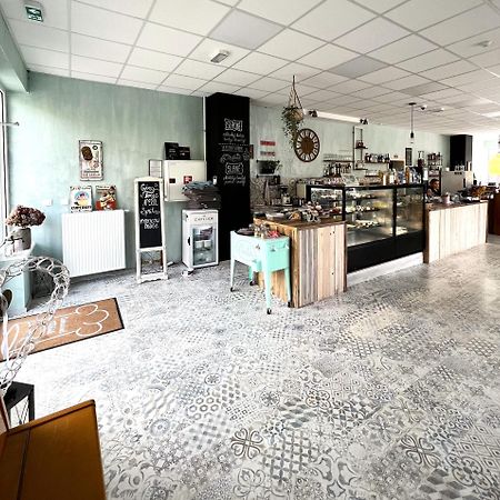Cozy Stay Apartment Trenčín Exteriör bild