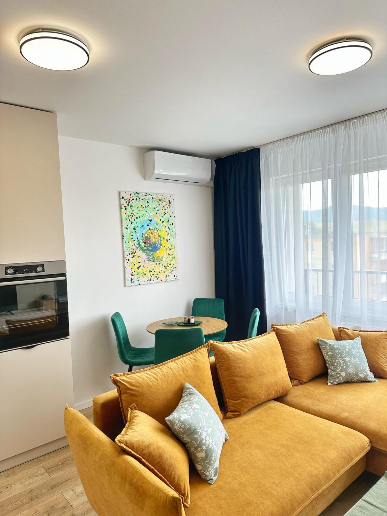 Cozy Stay Apartment Trenčín Exteriör bild